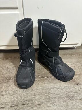 totes Kids Black Insulated Snow Boots